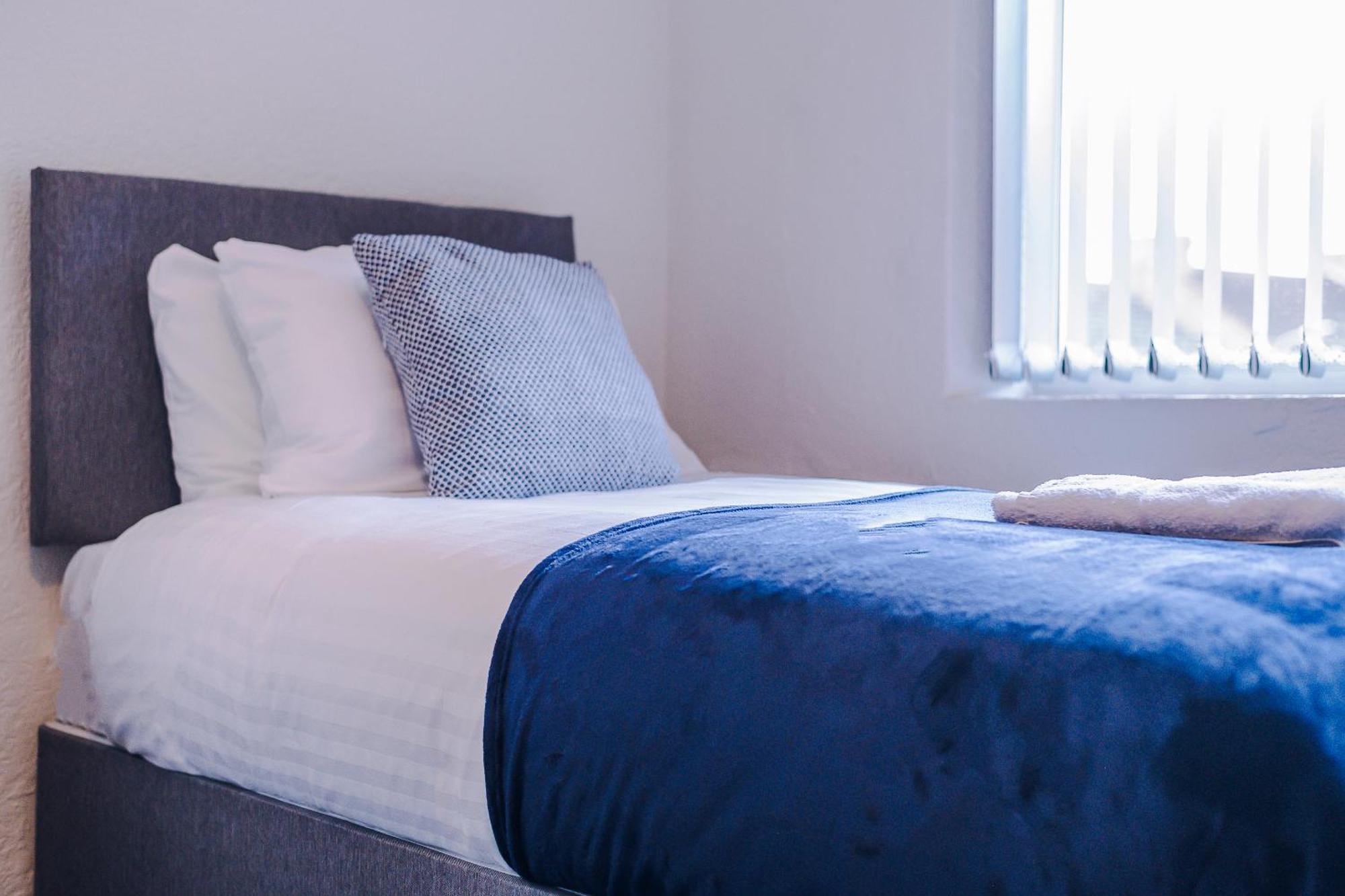 Miranda House - Air Host & - Sleeps 7 Apartment *