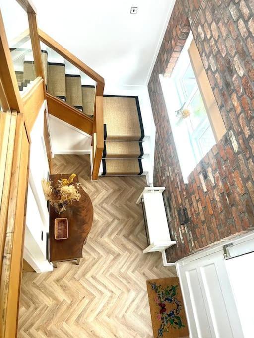 Unique Barn House - Near Lark Lane & Sefton Park Liverpool