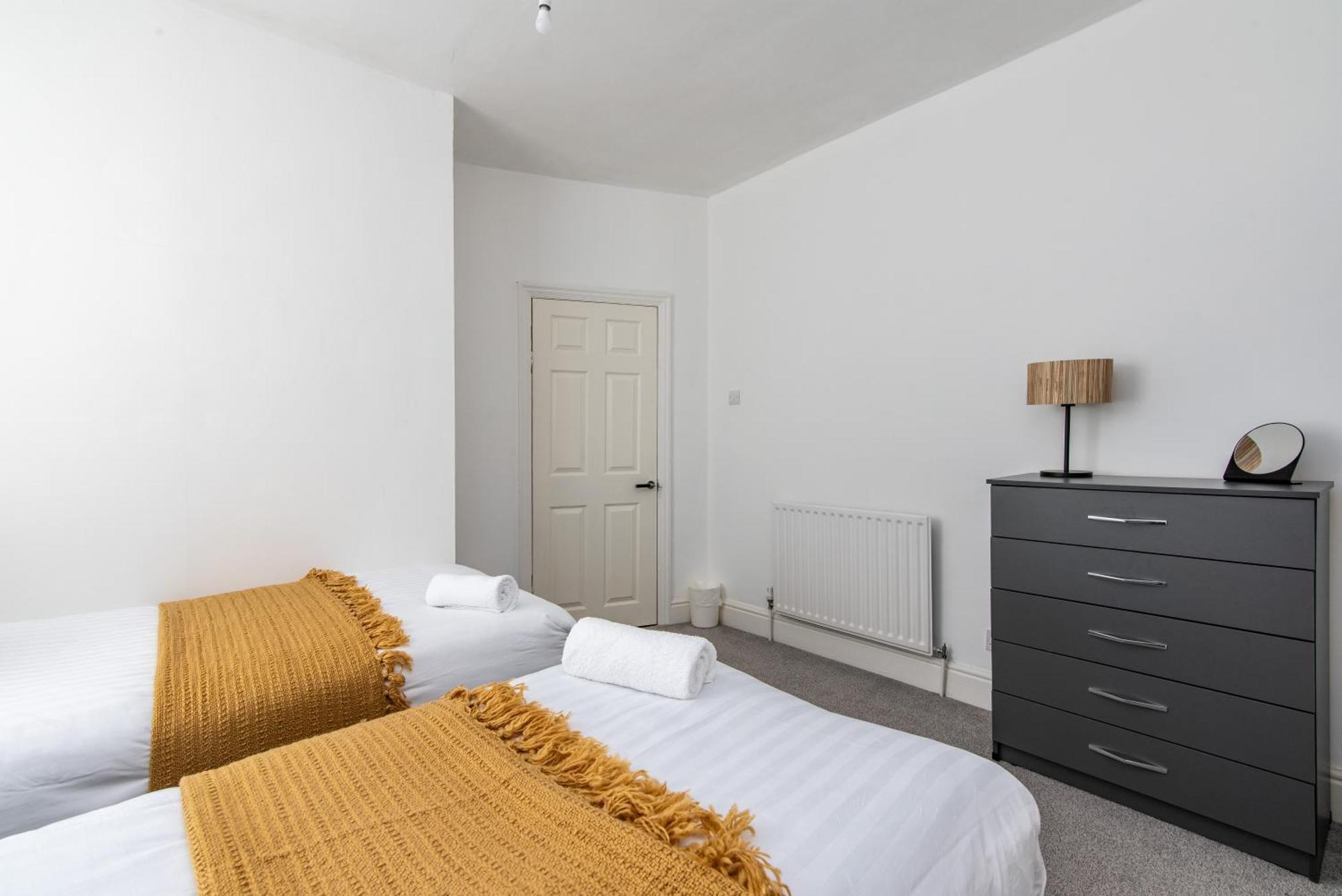 Spacious 4-bedroom Close To City Centre