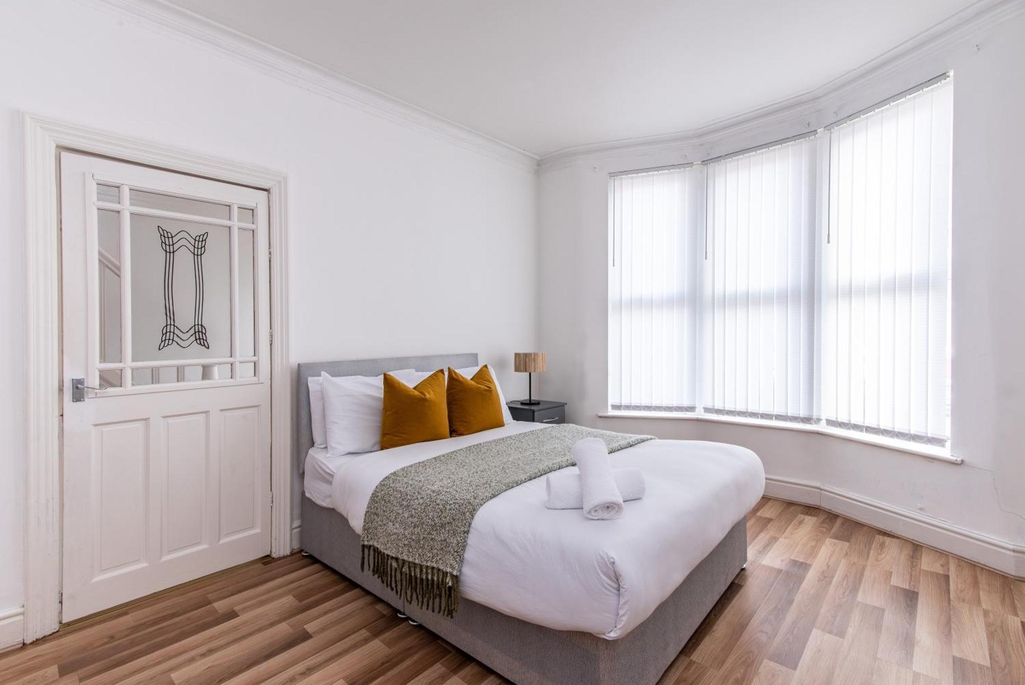 Spacious 4-bedroom Close To City Centre Holiday home Liverpool