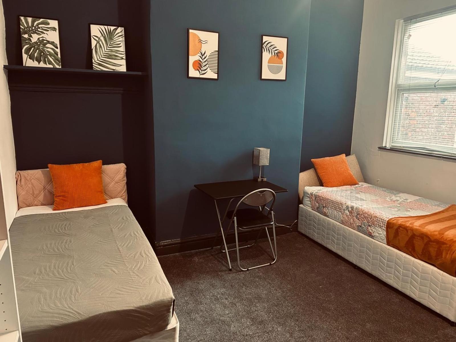 Cozy Large Sized 4 Bedroom Flat * Liverpool