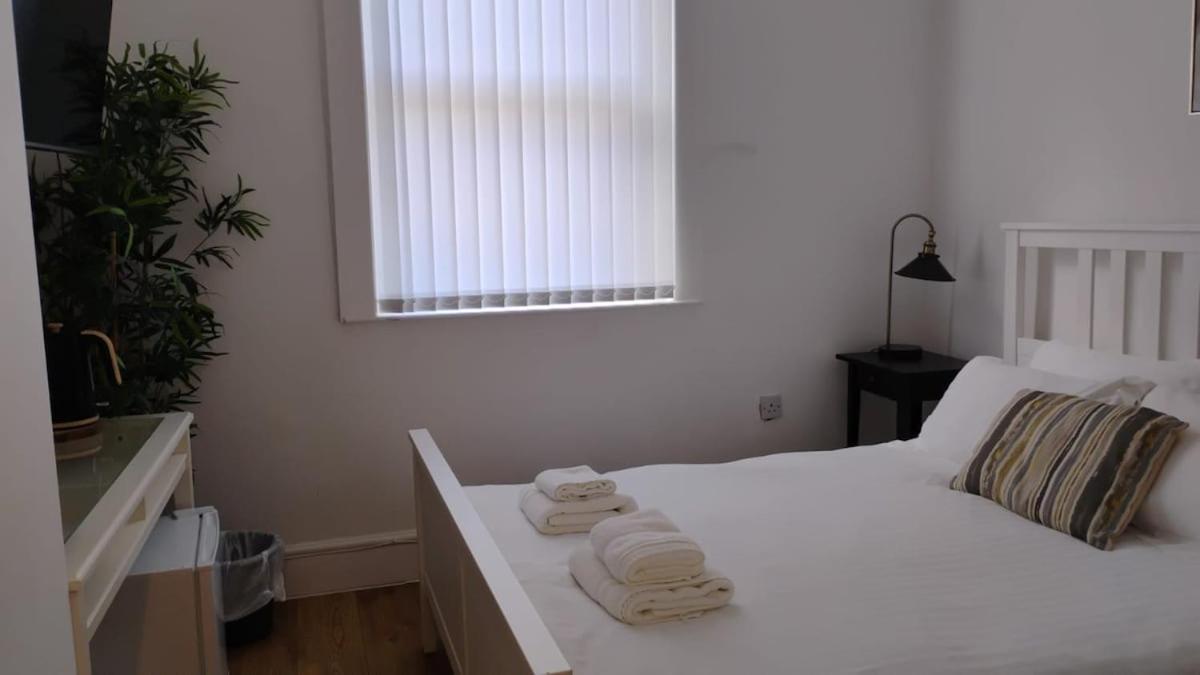Beautiful Six Bedroom Townhouse Citybreak Close To Centre *