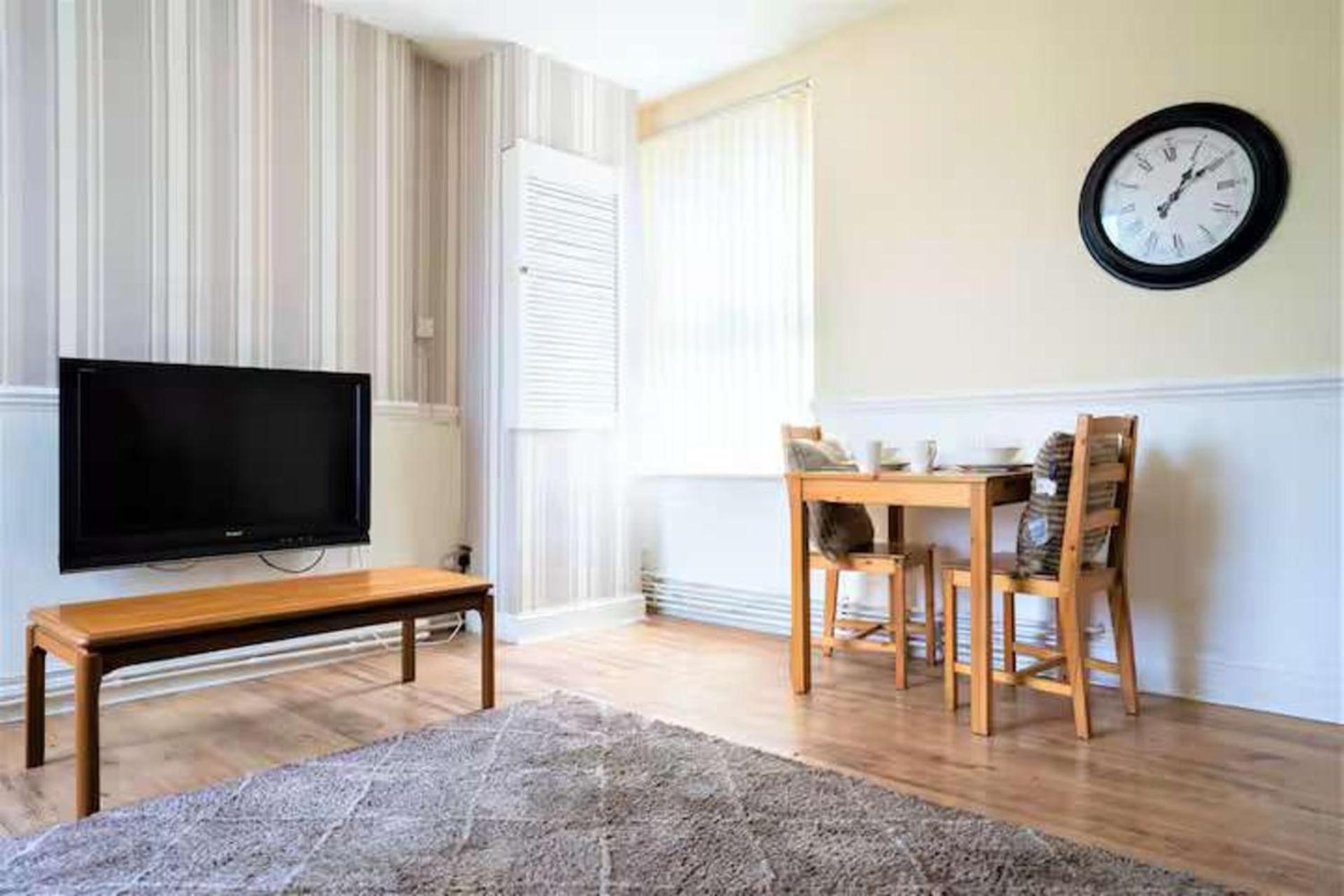 Apartment Travellers Economic Retreat In Orrell Park *