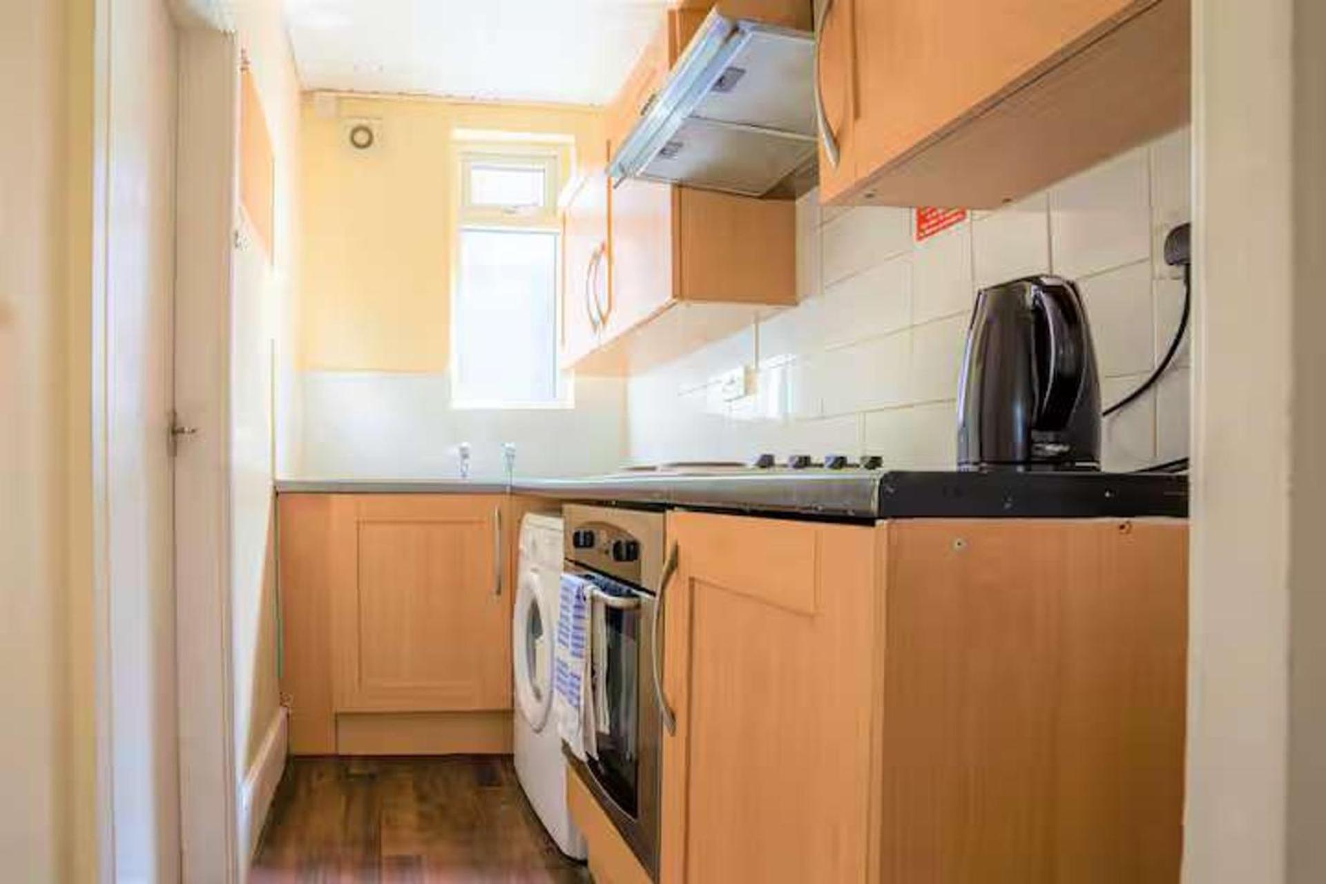 Apartment Travellers Economic Retreat In Orrell Park *
