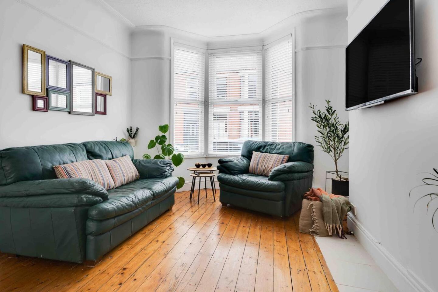 Beatles Penny Lane Sefton Park Free Parking Holiday home *