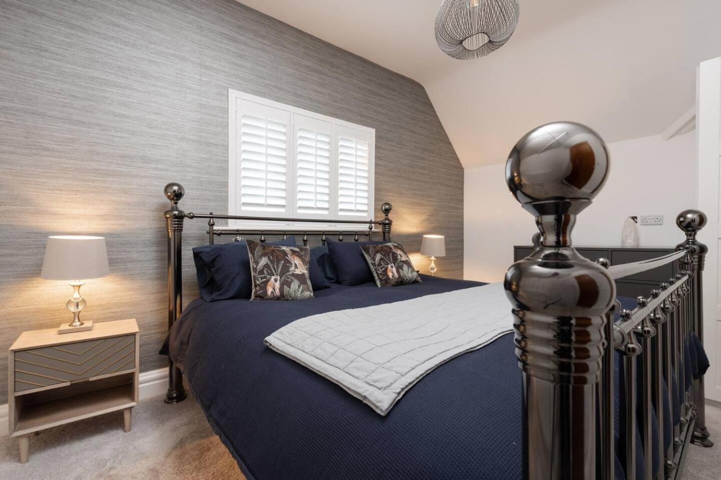 Historic Retreat With Large Garden Free Parking Farm stay Liverpool