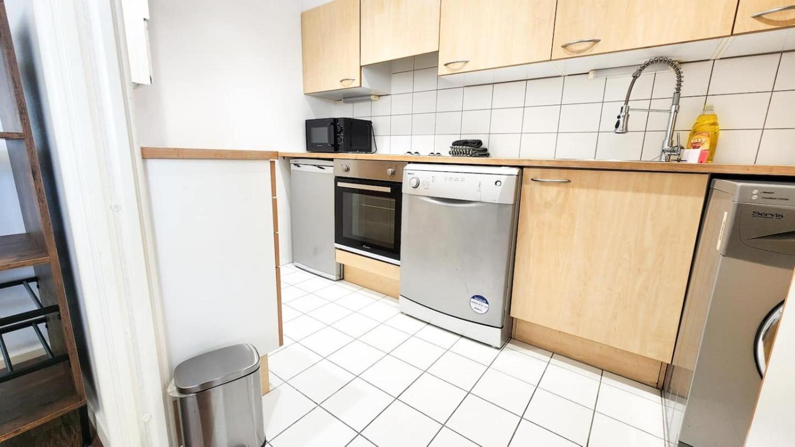 Luxury Penthouse Near M & S Arena Free Parking Apartment Liverpool