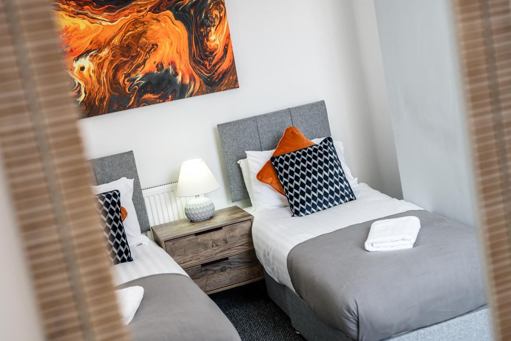 Cameron House - Air Host & Holiday home Liverpool