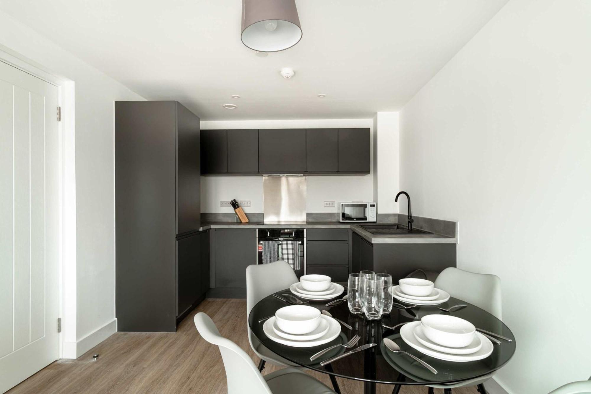Apartment Spacious & Bright 2 Bed In