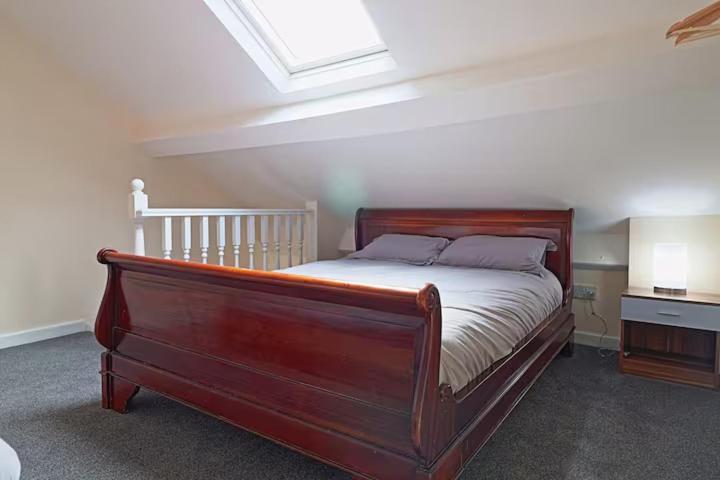 Moorfields Centre Sleeps 10 * Liverpool
