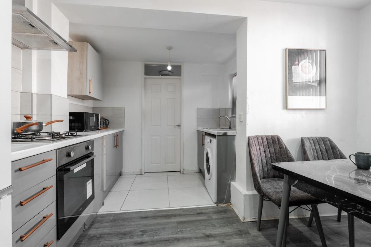 Contractor Long Saving Holiday home