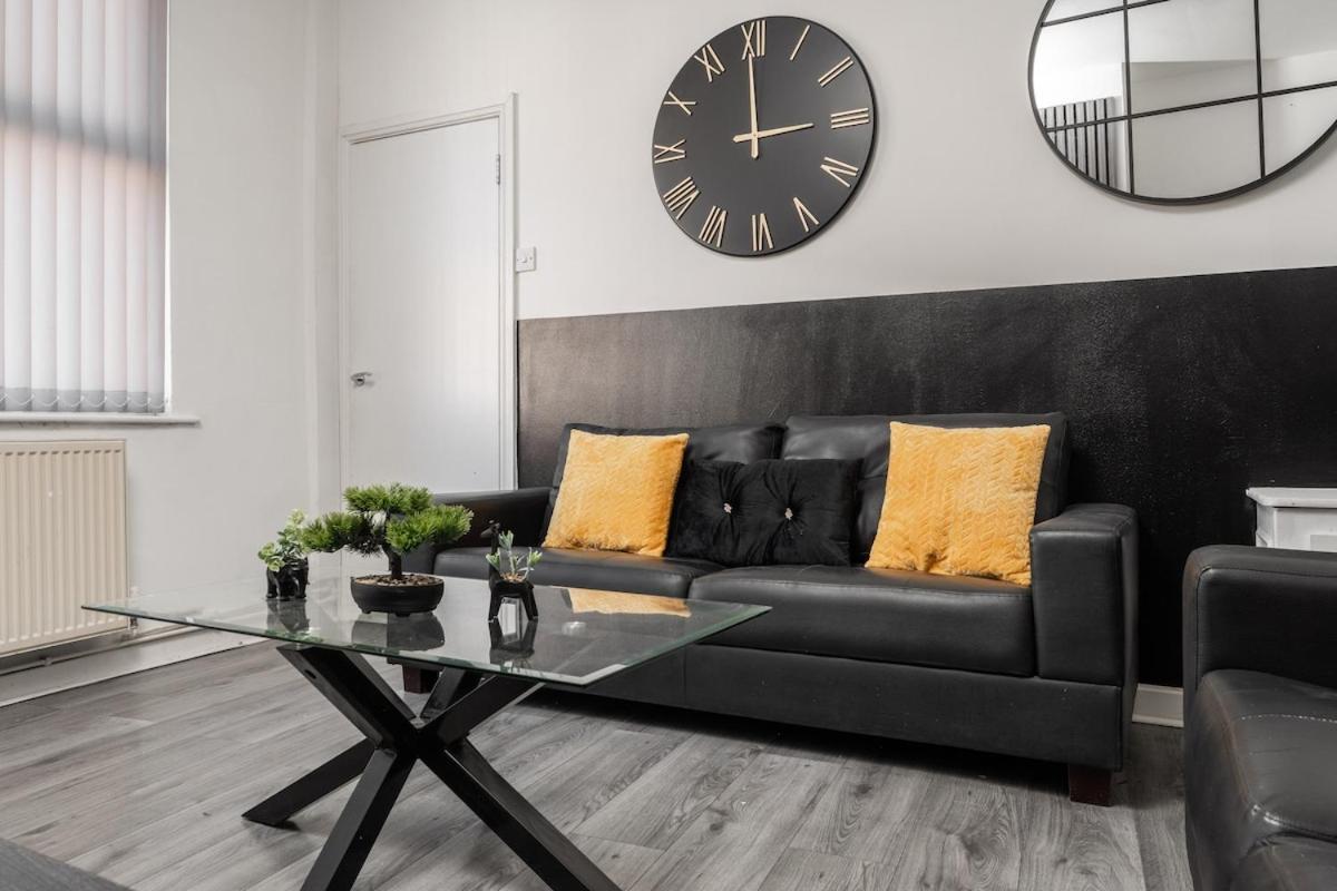 Contractor Long Saving Holiday home