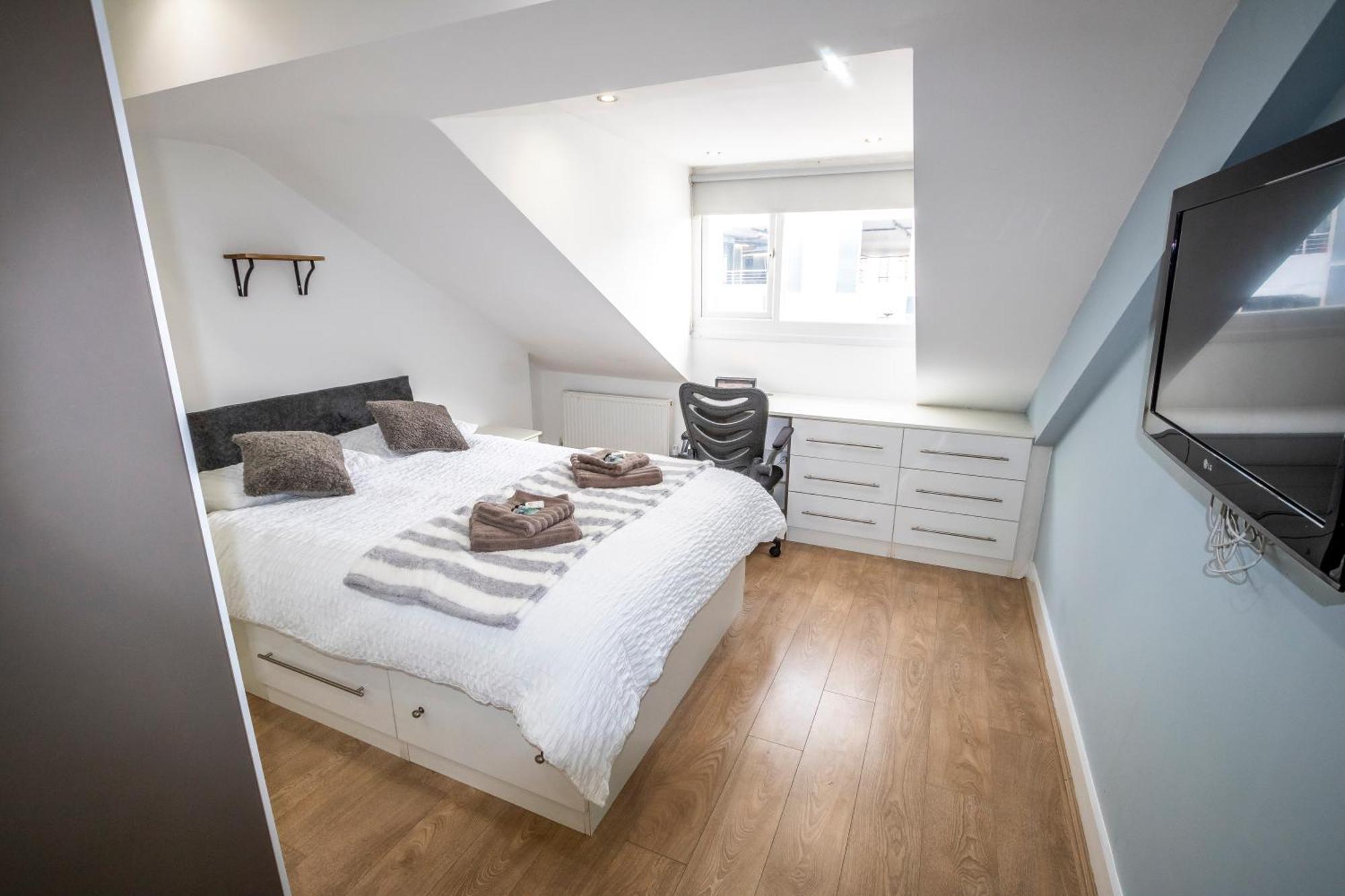 Apartment Spacious 5 Bed En-suite Flat Liverpool