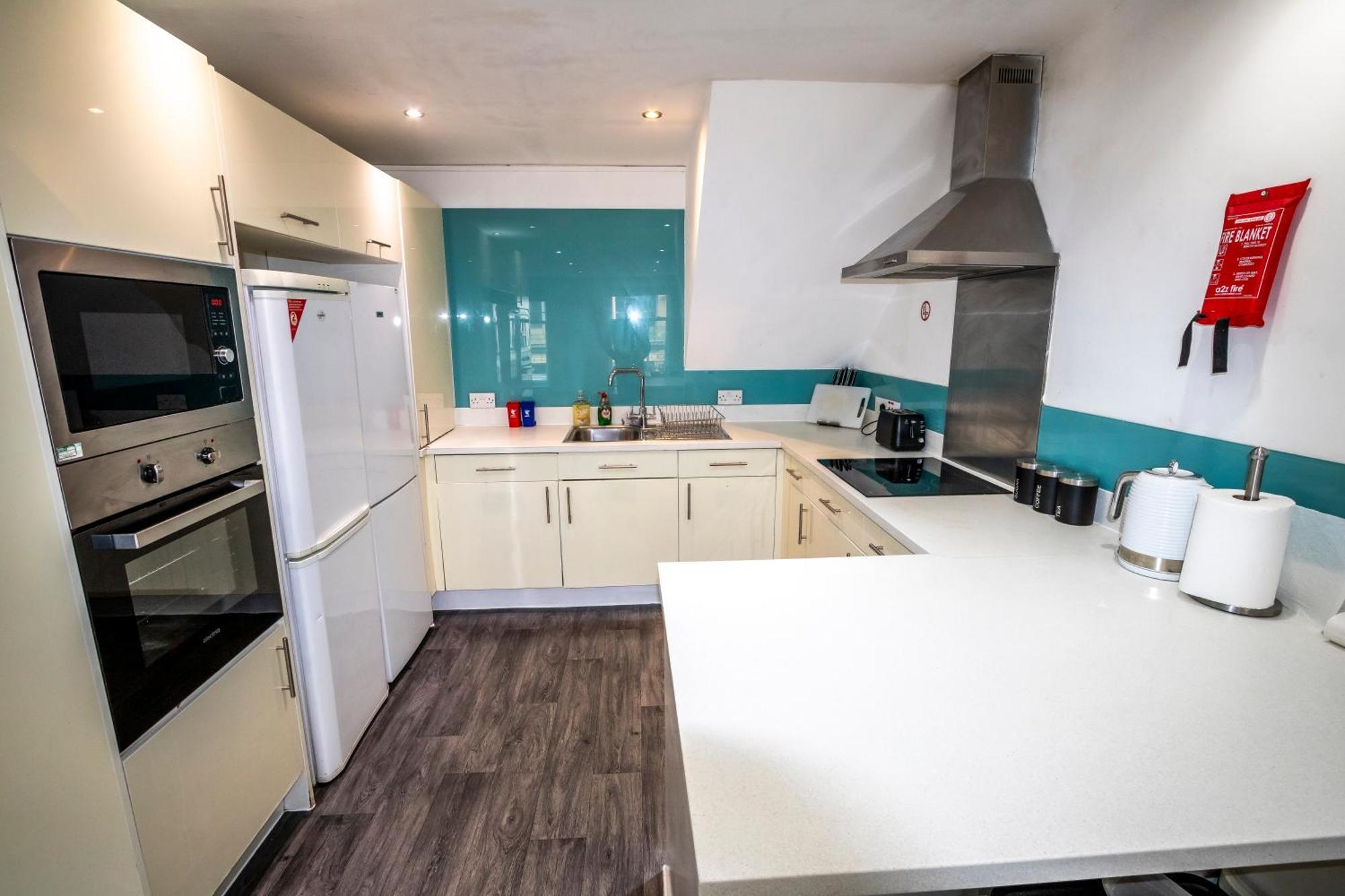 Spacious 5 Bed En-suite Flat