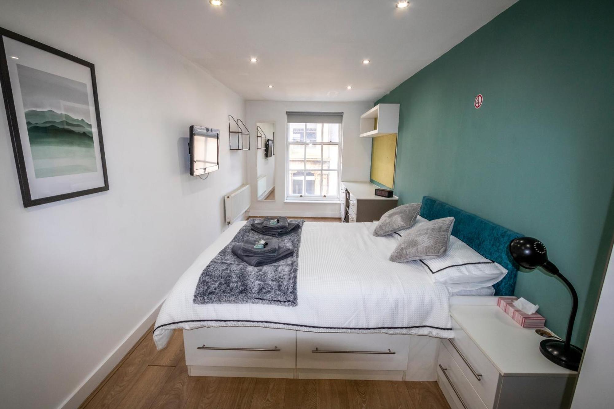 Spacious 5 Bed En-suite Flat