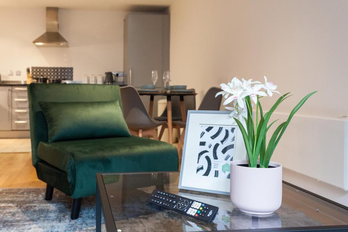 Stay, 2 Bed 2 Bath, Sleeps Up To 7, Netflix Apartment *