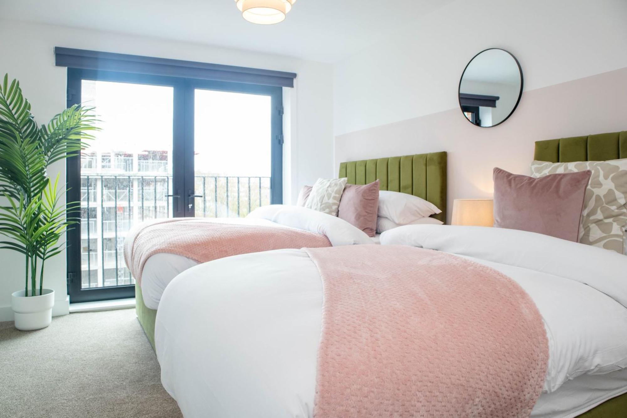 Renaissance - 2bed - Sleeps 7 - *
