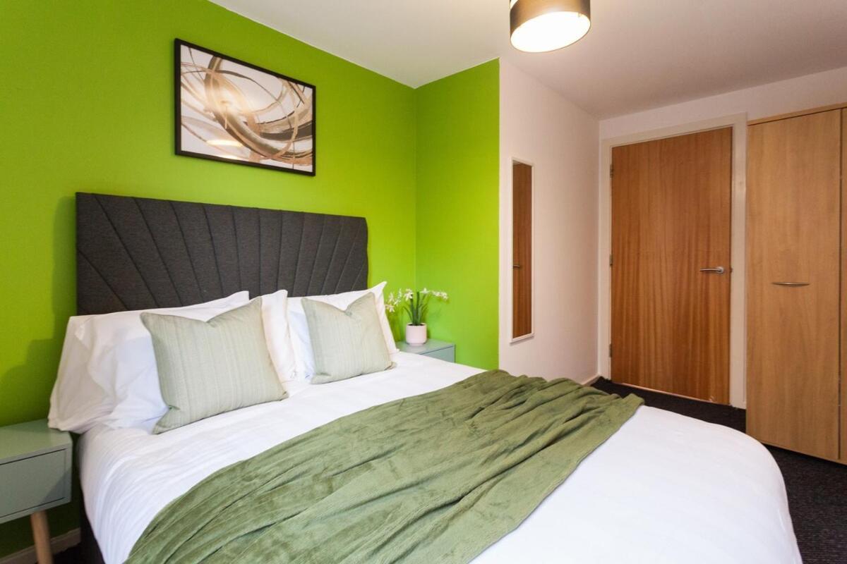 Stay, 2 Bed 2 Bath, Sleeps Up To 7, Netflix Apartment Liverpool