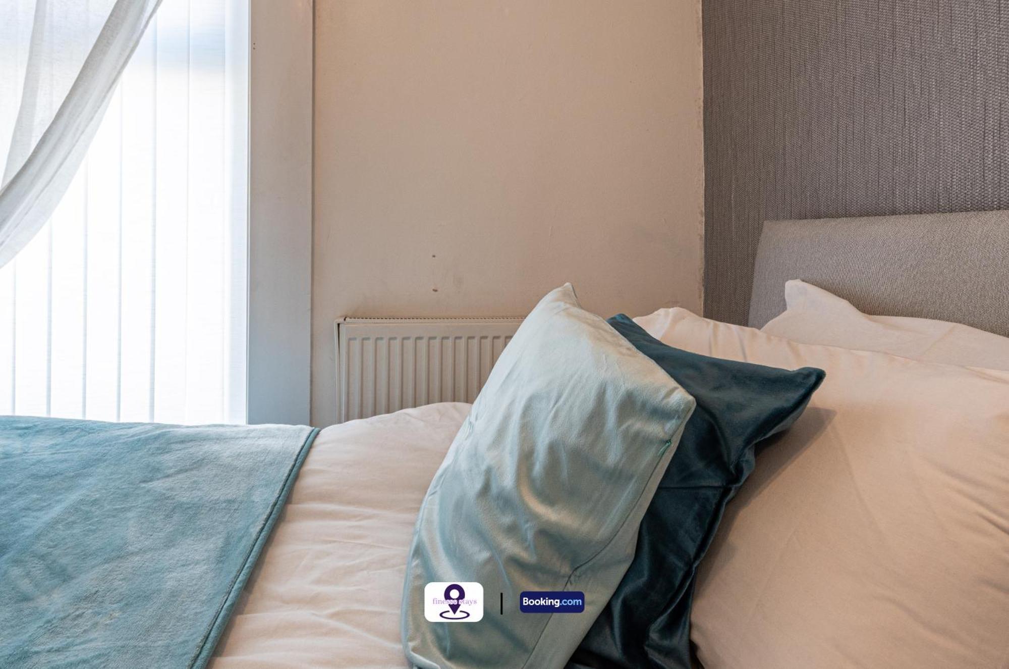 Last-minute Offers L Premium Escape L Makin L 4bdr House By Finesse Short Lets & Serviced With Free Wifi Holiday home Liverpool