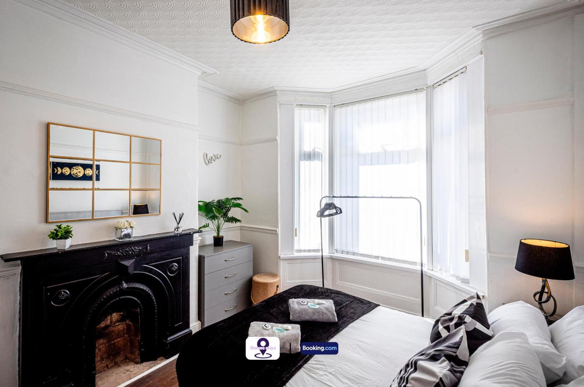 Last-minute Offers L Premium Escape L Makin L 4bdr House By Finesse Short Lets & Serviced With Free Wifi Holiday home *