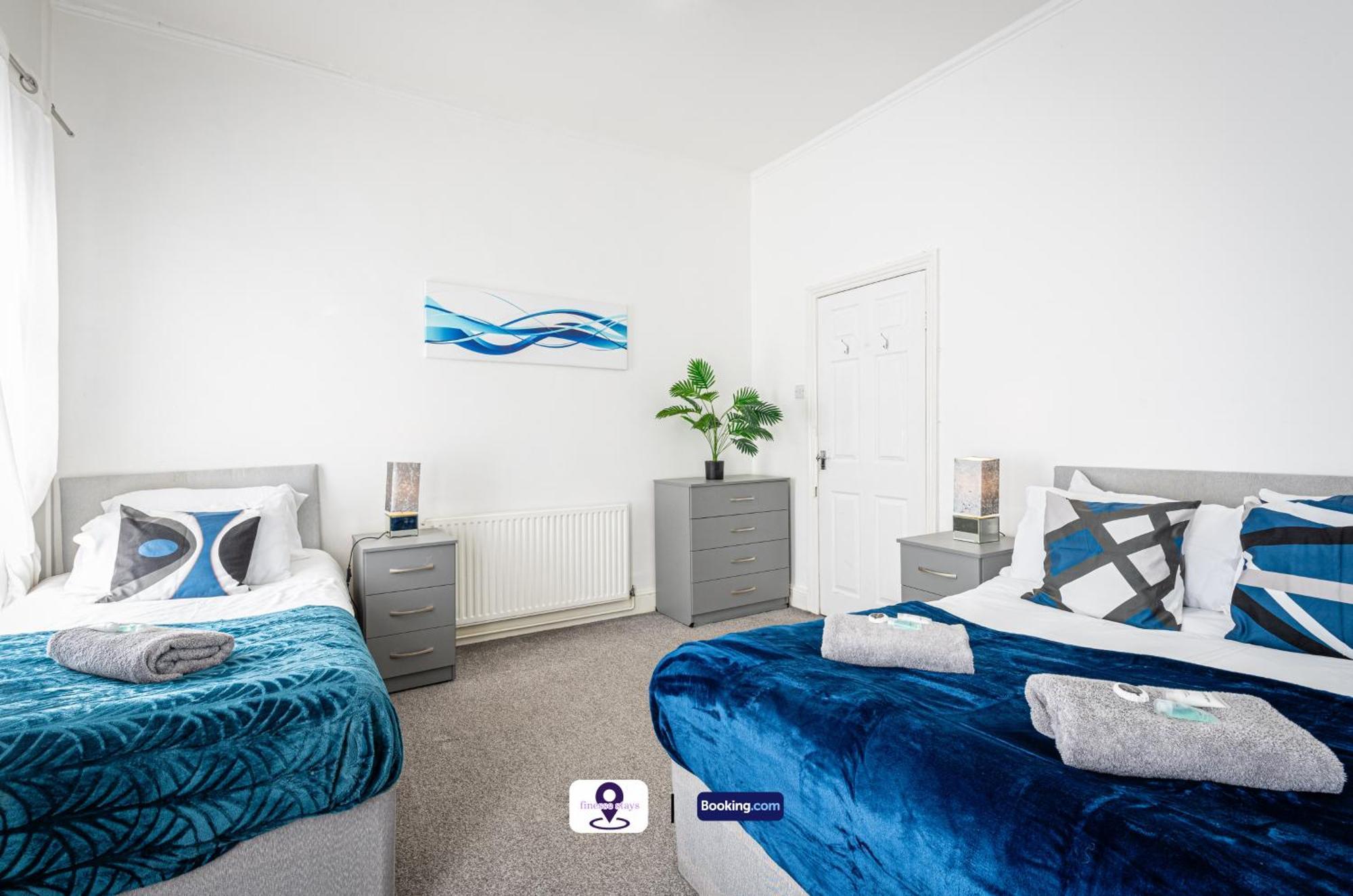 Last-minute Offers L Premium Escape L Makin L 4bdr House By Finesse Short Lets & Serviced With Free Wifi * Liverpool