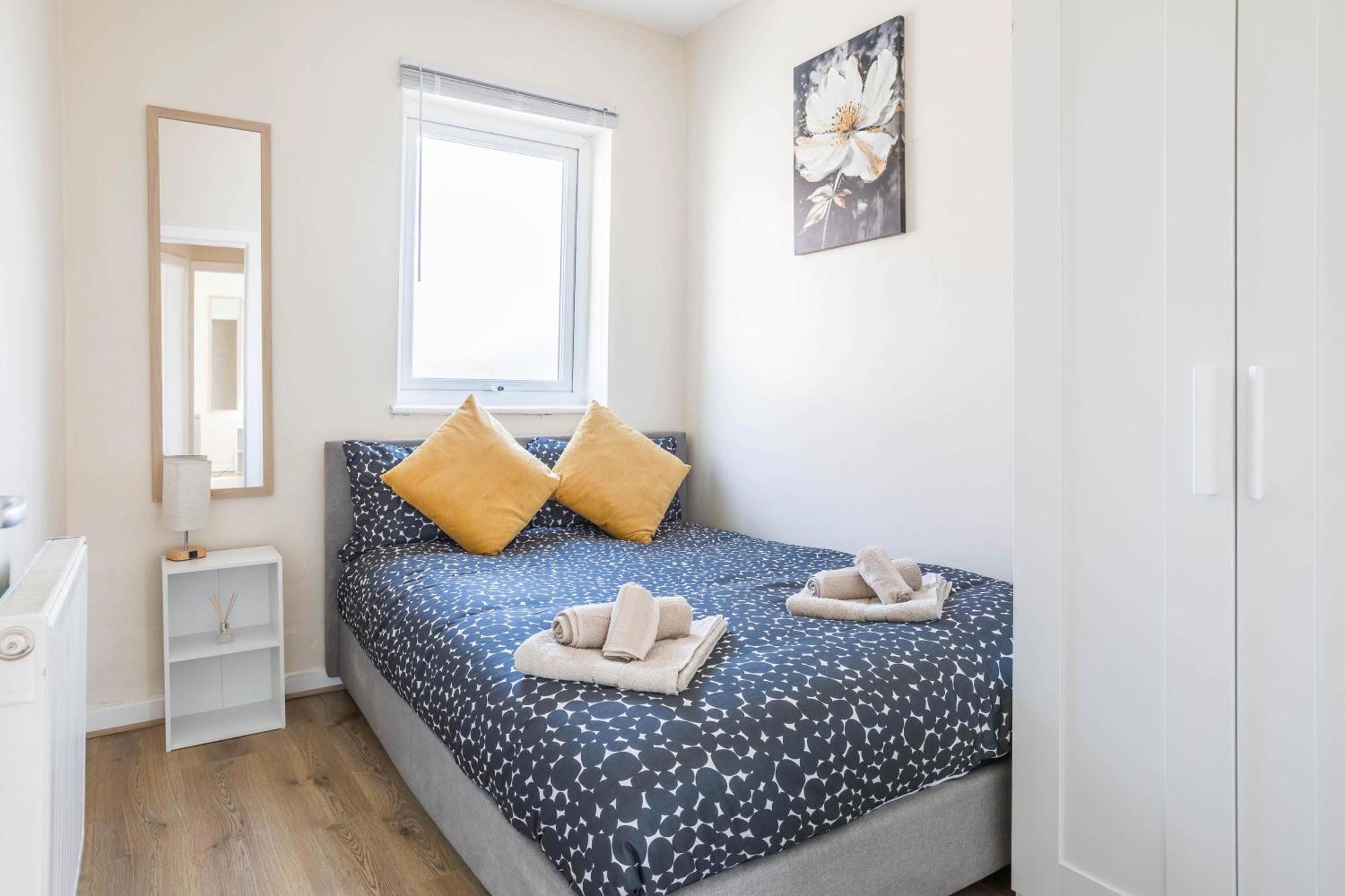 Free Parking, 4 Bed, 2 Bath House, Long Term Savings, Contractors, Near Anfield *