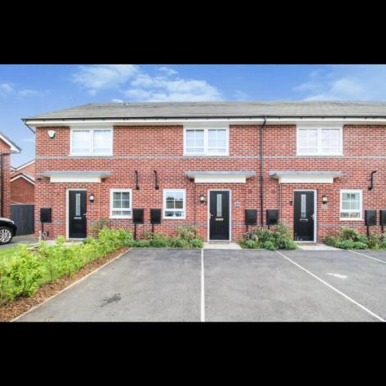 Walk To Airport - Luxury With Ev Charge - Fast Wifi *