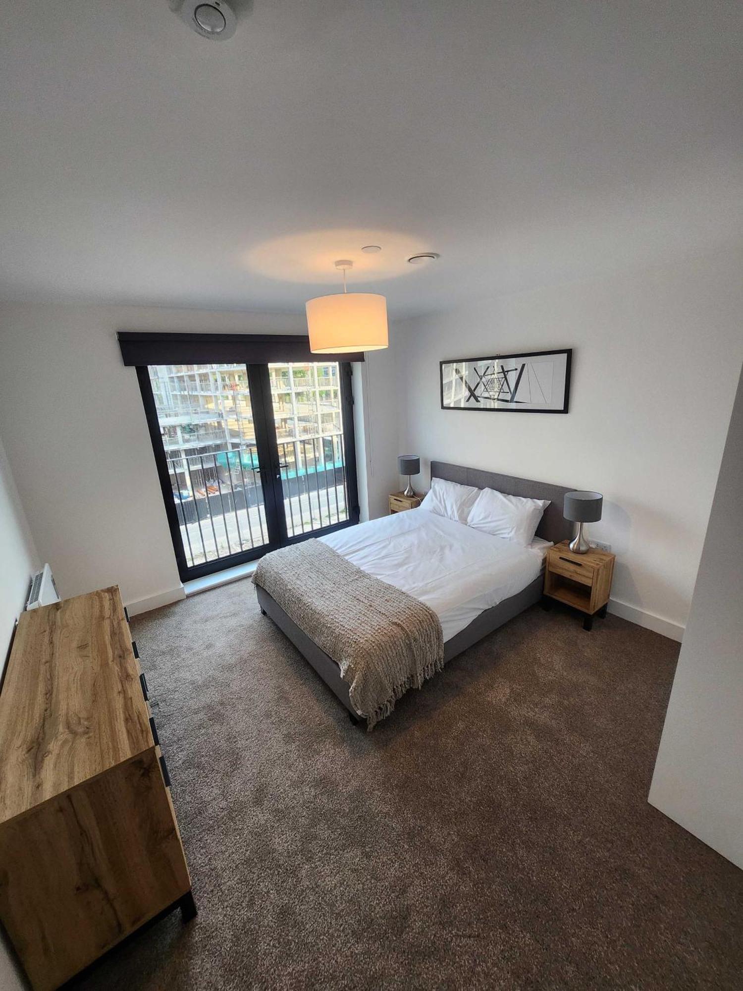 Modern & Spacious 1 Bed In