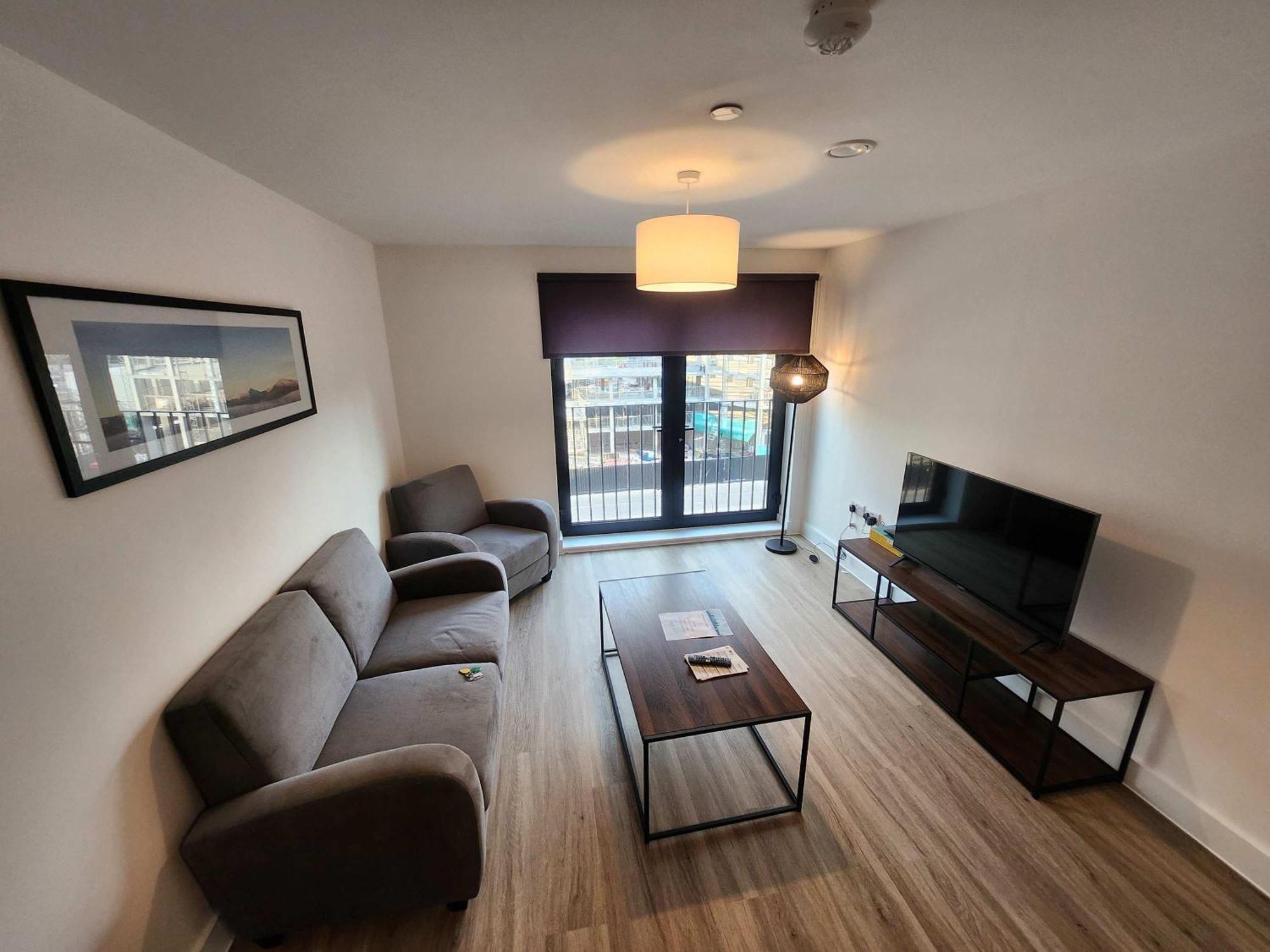 Modern & Spacious 1 Bed In