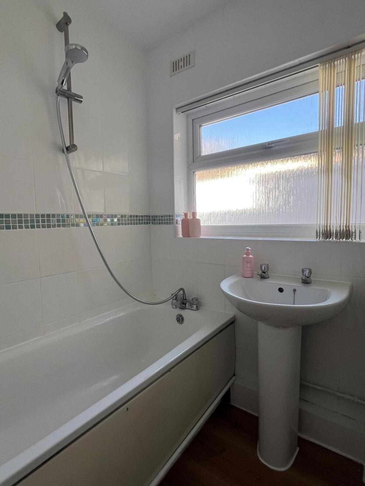 Holiday home Rose House Stylish 3 Bed Near Anfield And Goodison Park