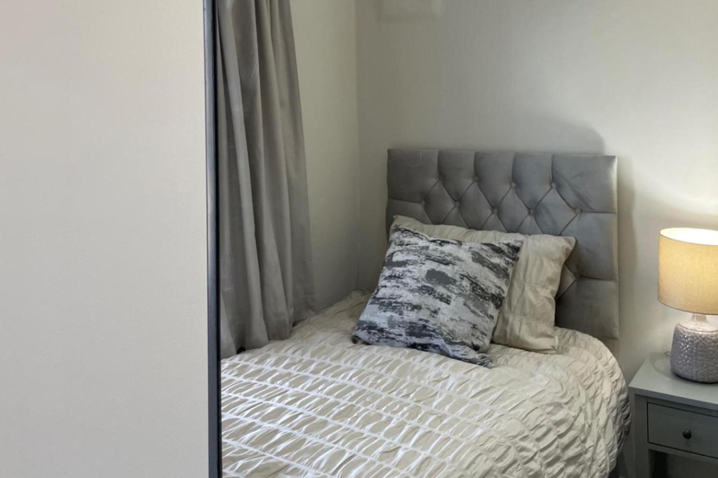 The Dooley 3-beds Sleeps 6 Pet Friendly Holiday home Liverpool