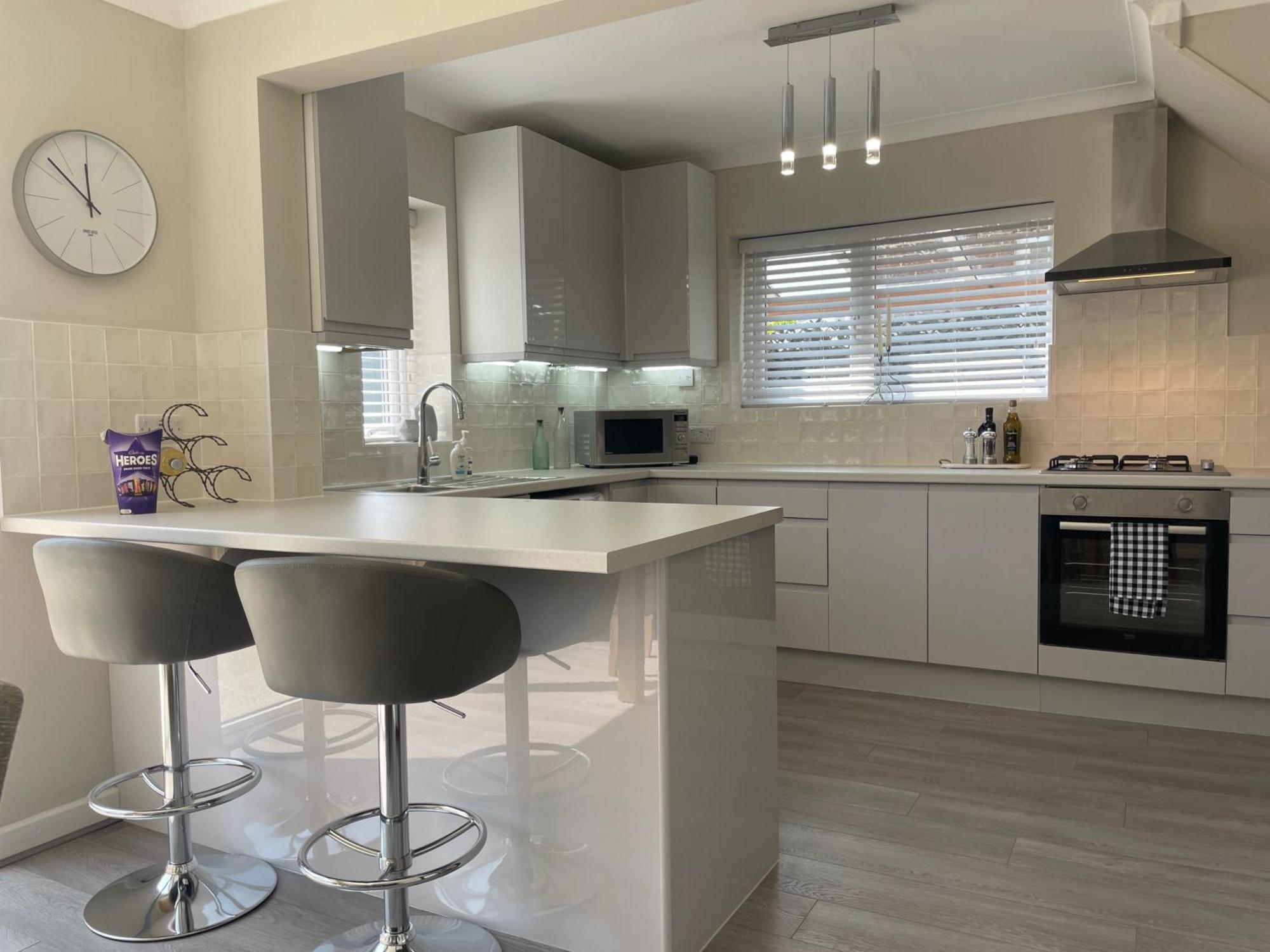 The Dooley 3-beds Sleeps 6 Pet Friendly Holiday home