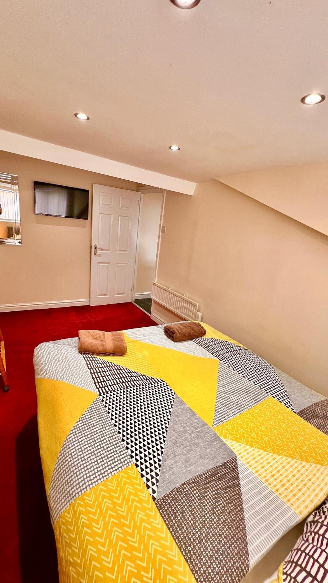 Guest house Castle 86-88 Sheil Rd L6 3af Liverpool