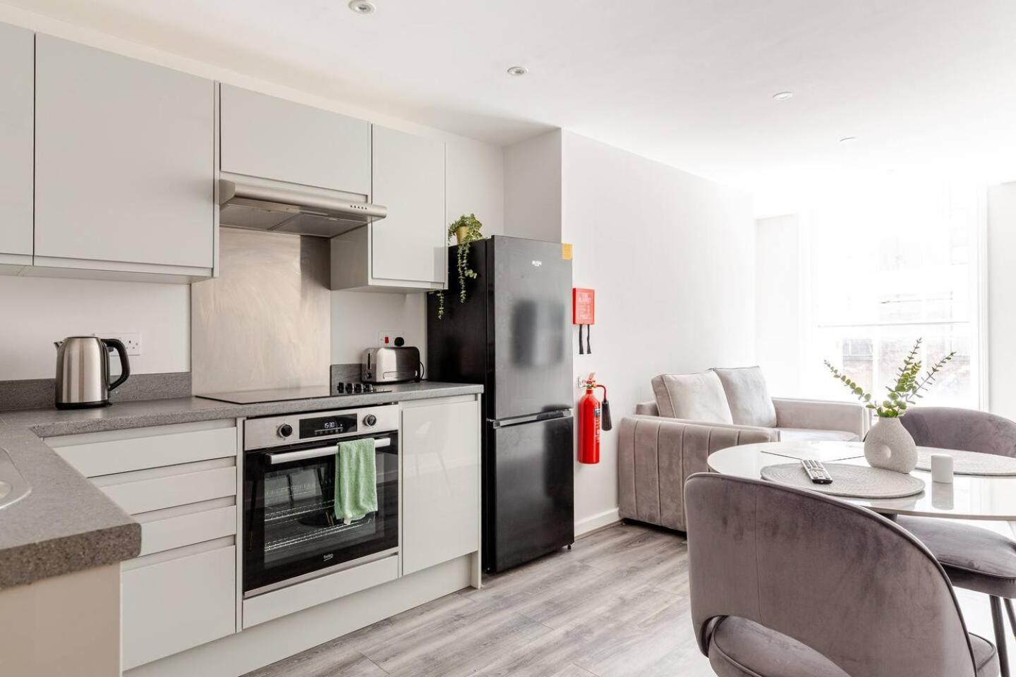 Urban Oasis By Lvp - 1-bed Escape With Sofa Bed - Perfect For Business & Leisure * Liverpool