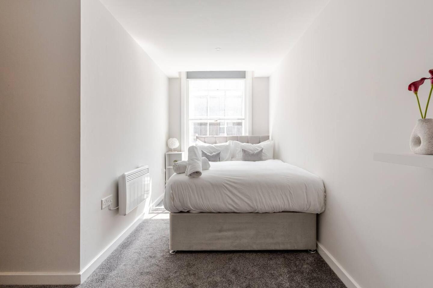 Apartment Urban Oasis By Lvp - 1-bed Escape With Sofa Bed - Perfect For Business & Leisure Liverpool