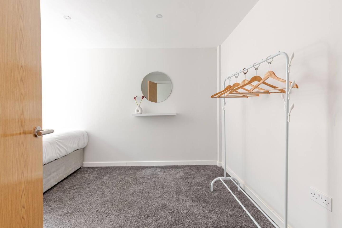 Urban Oasis By Lvp - 1-bed Escape With Sofa Bed - Perfect For Business & Leisure