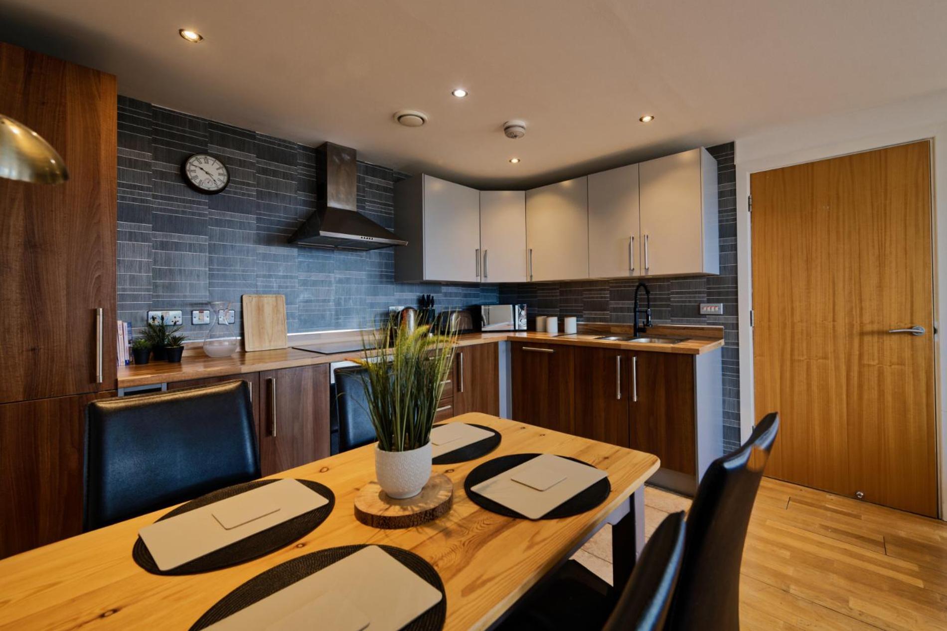 Sidemersey Livings - Magical Garden In Benson Street Apartment Liverpool