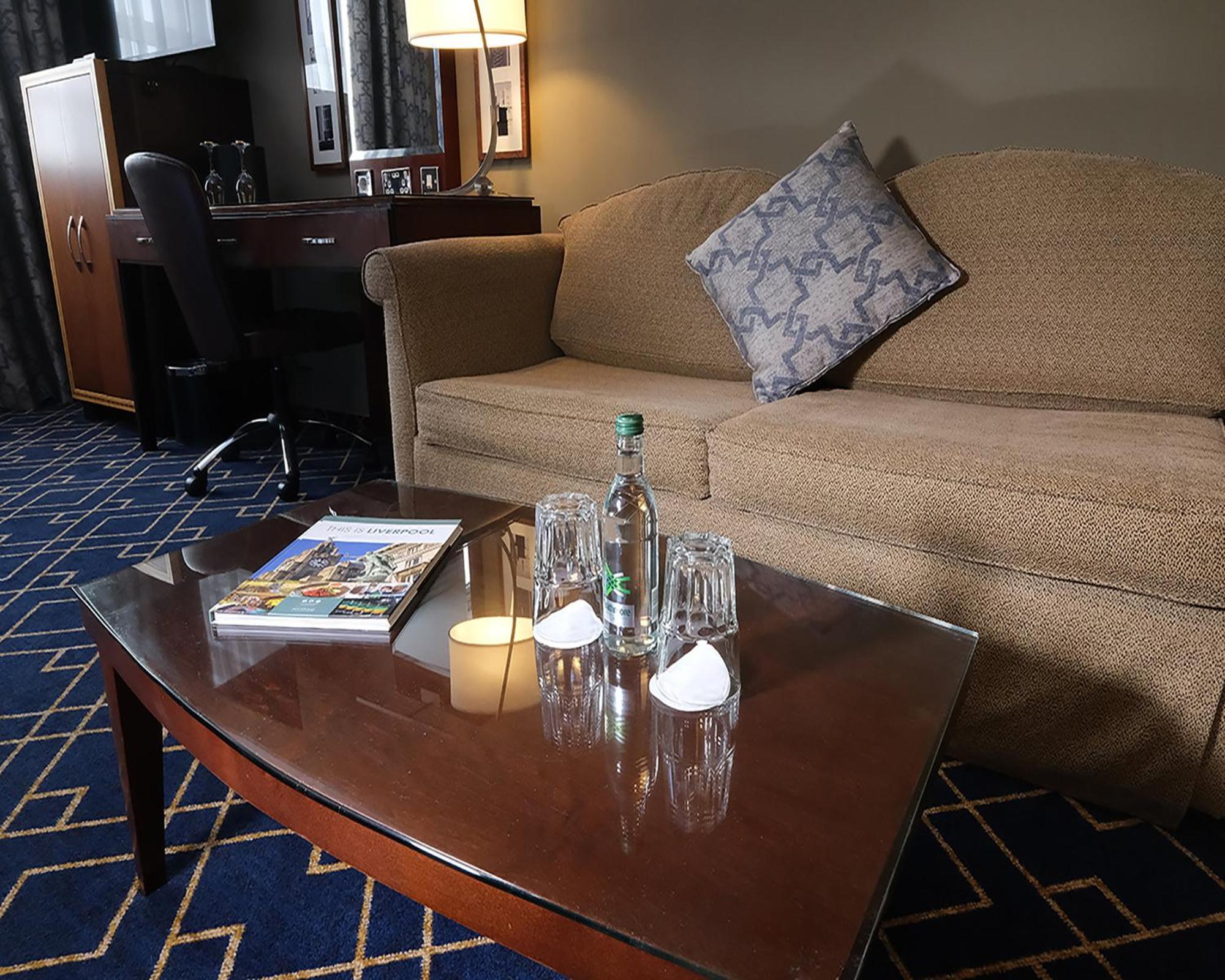 Hotel Crowne Plaza - John Lennon Airport By Ihg