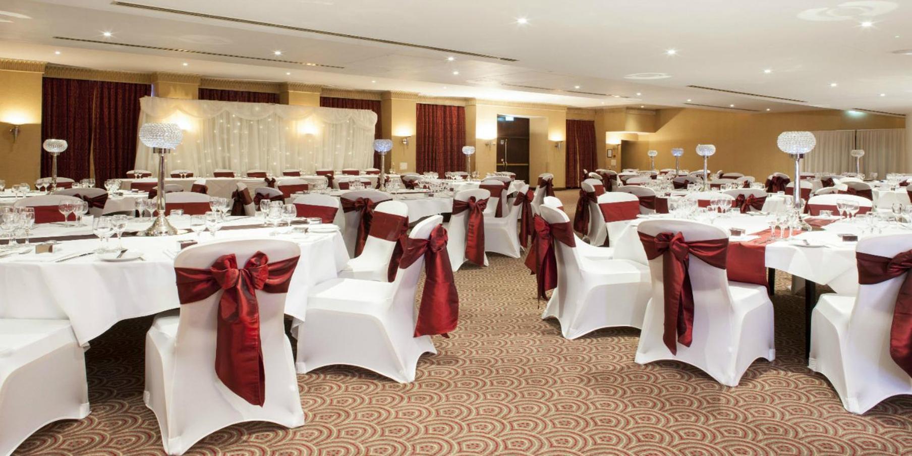 Crowne Plaza - John Lennon Airport By Ihg 4*