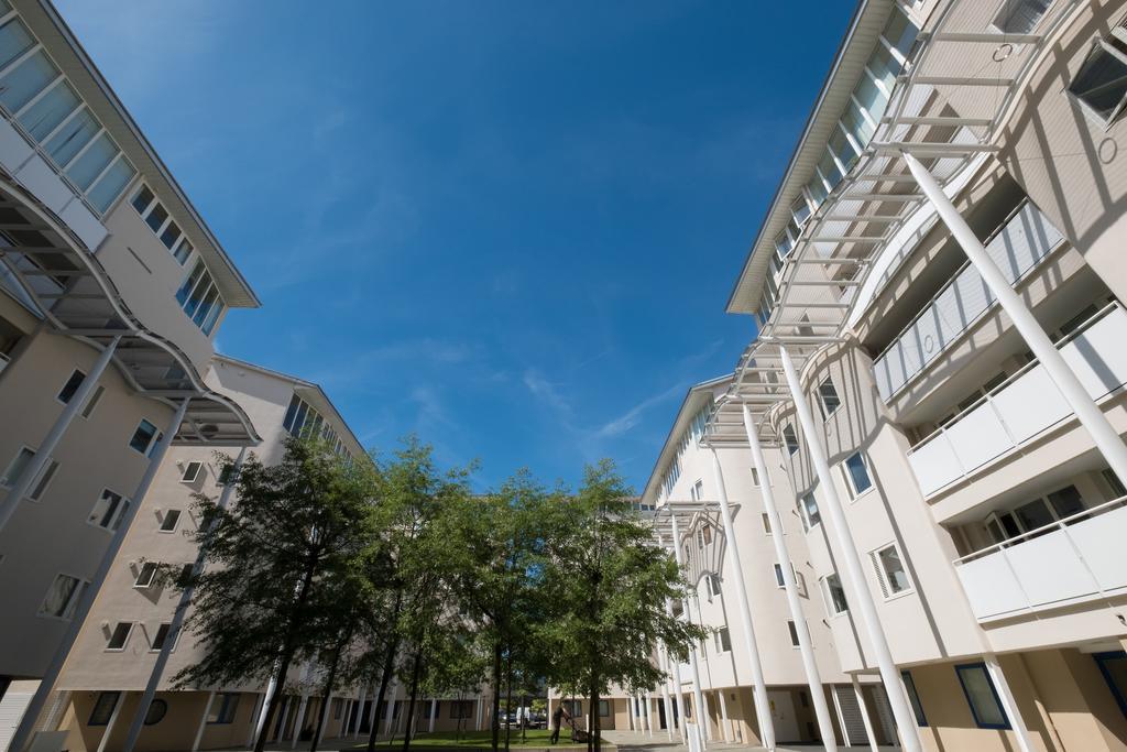 Apartment Base Serviced - The Docks *