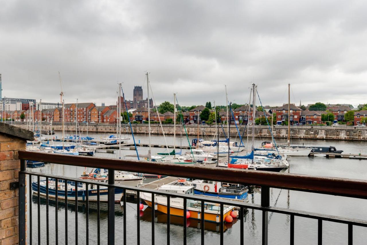 Base Serviced - The Docks Apartment