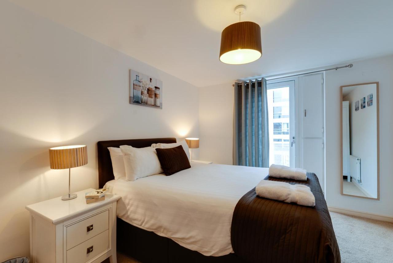 Apartment Base Serviced - The Docks