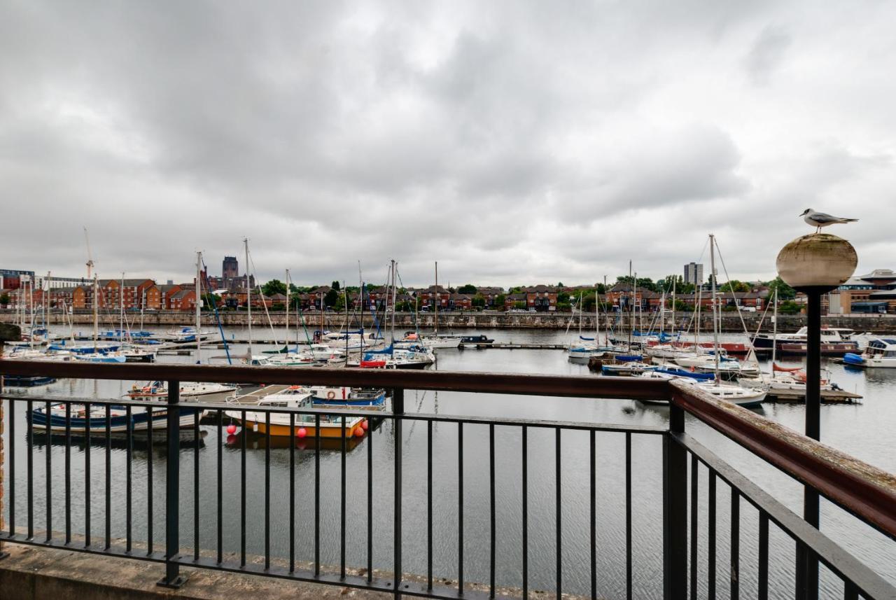 Apartment Base Serviced - The Docks *