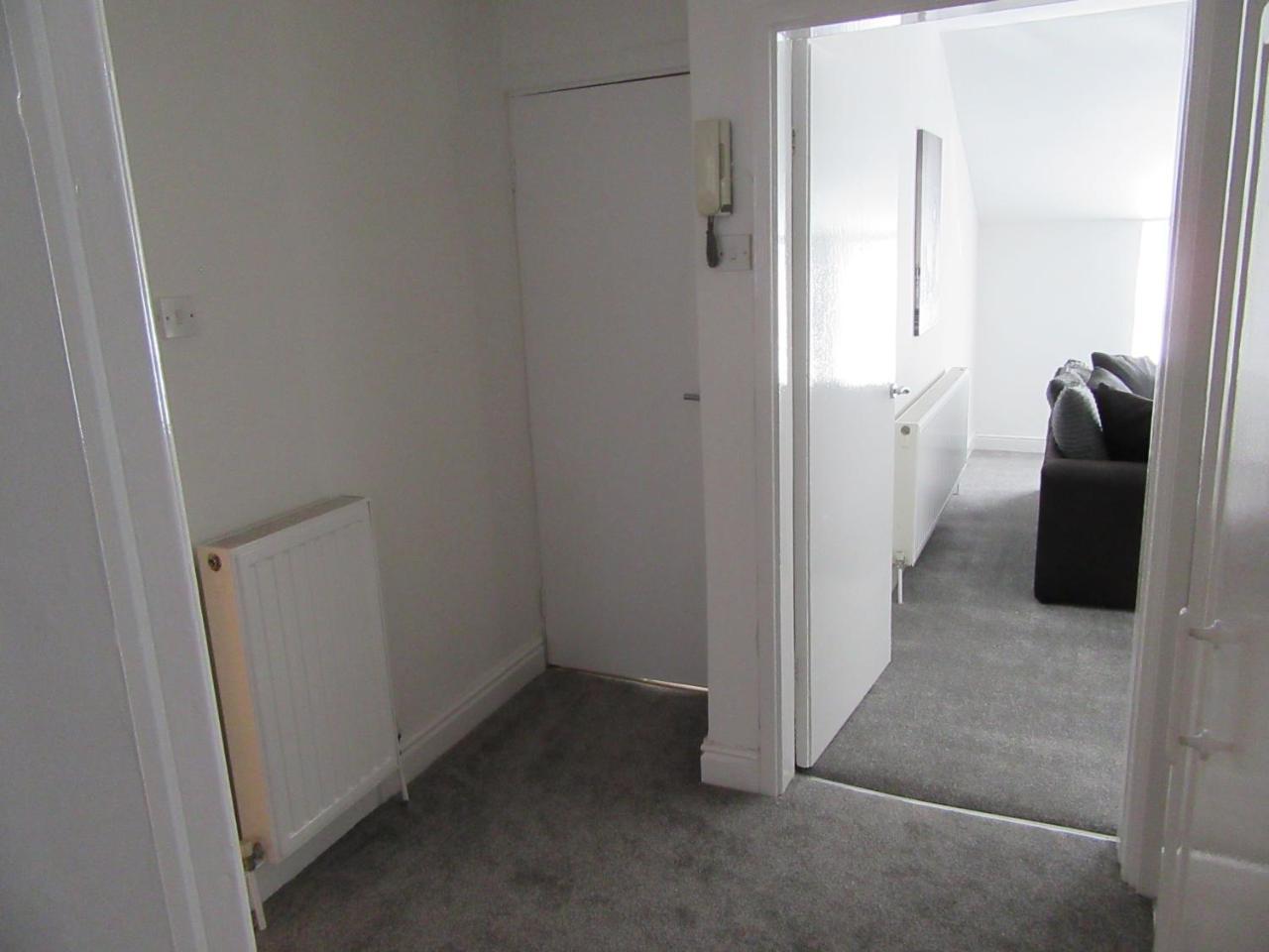 No 6 At 19 Ivanhoe - Large 2 Bed Near Sefton Park And Lark Lane *