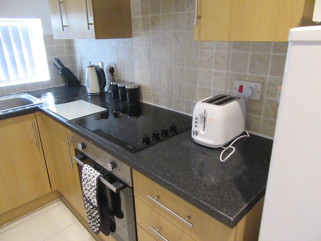 No 6 At 19 Ivanhoe - Large 2 Bed Near Sefton Park And Lark Lane Apartment *