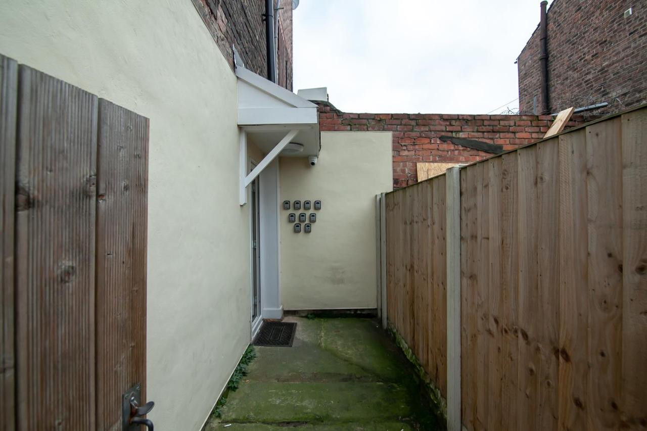 Casa Fresa Franks Serviced 4* Liverpool