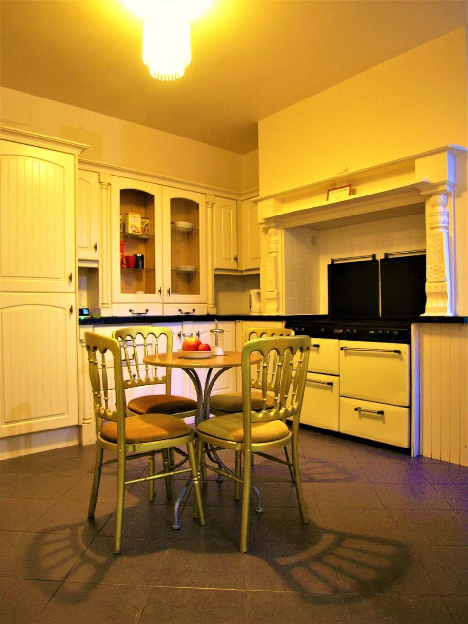 Hostel Cambrington International *