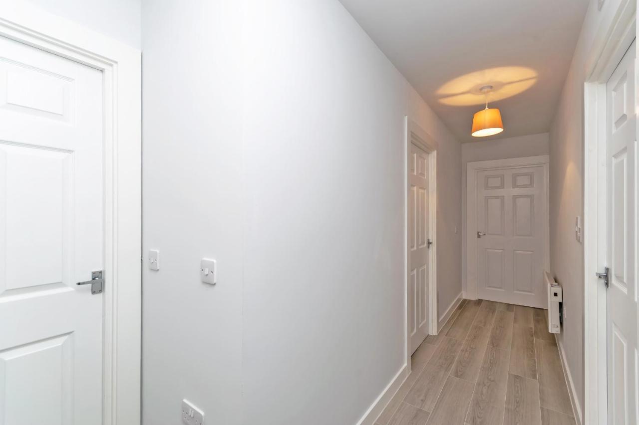 Apartment Air Host And - 7 Barall Court - Sleeps 6 Minutes From Lfc Free Parking