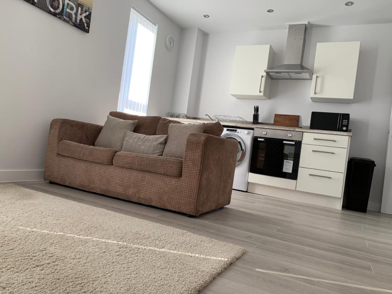 Air Host And - 7 Barall Court - Sleeps 6 Minutes From Lfc Free Parking Liverpool