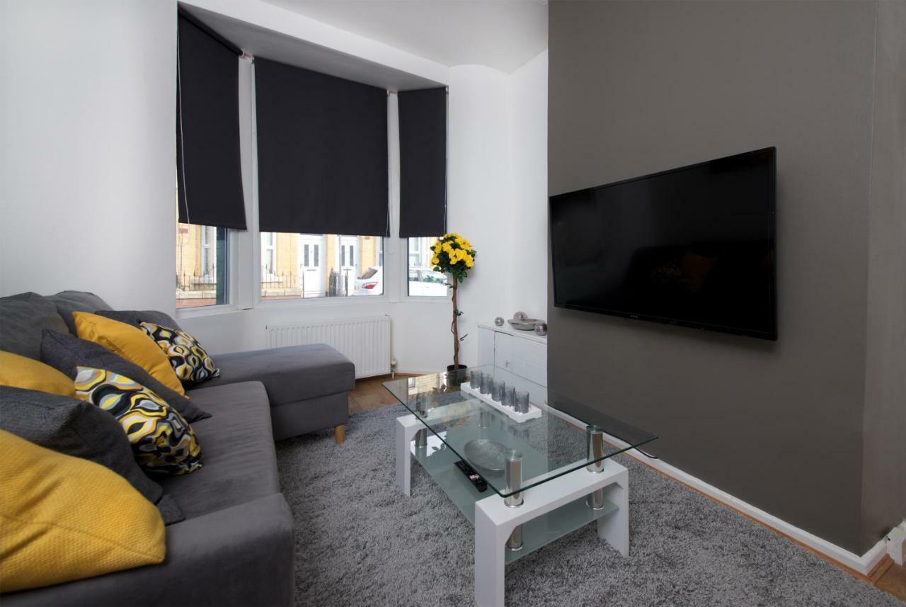 Stylish And Comfortable Away From * Liverpool